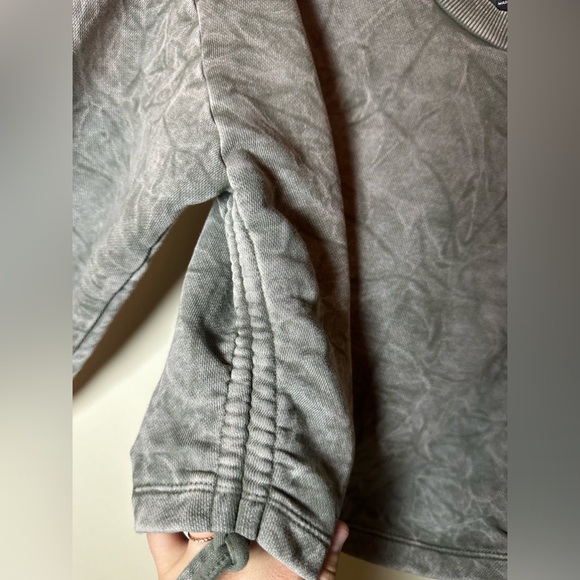 Forever 21 Tie Dye Side Tie Crop Top Long Sleeve Size Small - Picture 4 of 7